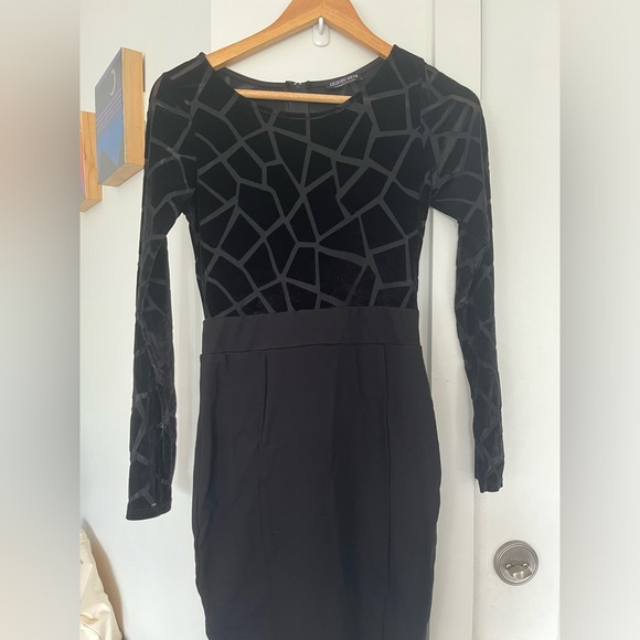 #72 Fashionnova black long sleeve midi dress with velvet and mesh cutouts - Picture 2 of 7